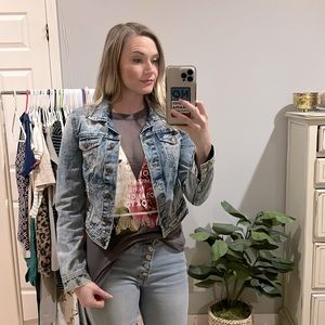 Vintage 100% cotton crop Jean jacket with destruction and light original wear